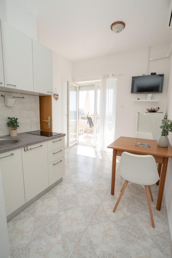 Apartments And Rooms Ljubica Lun  Exterior photo